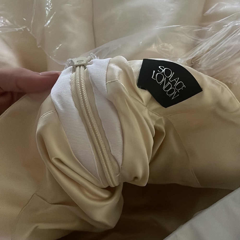 Solace London Cream Off-Shoulder Mini Dress - Picture 4 of 8